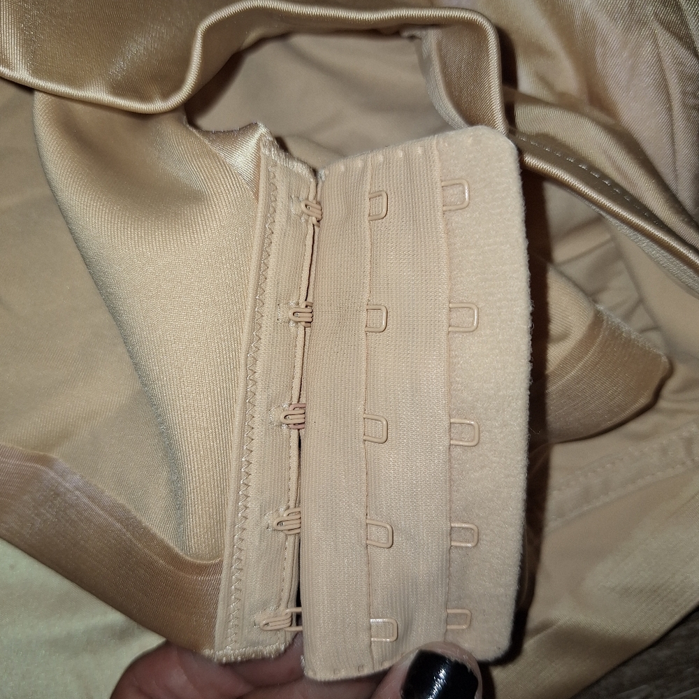 New Catherines Plus Size No Wire Back Smoother Bra Nude 54C - Picture 5 of 9